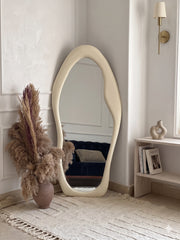 curvy mirror