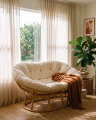 Crescent seat