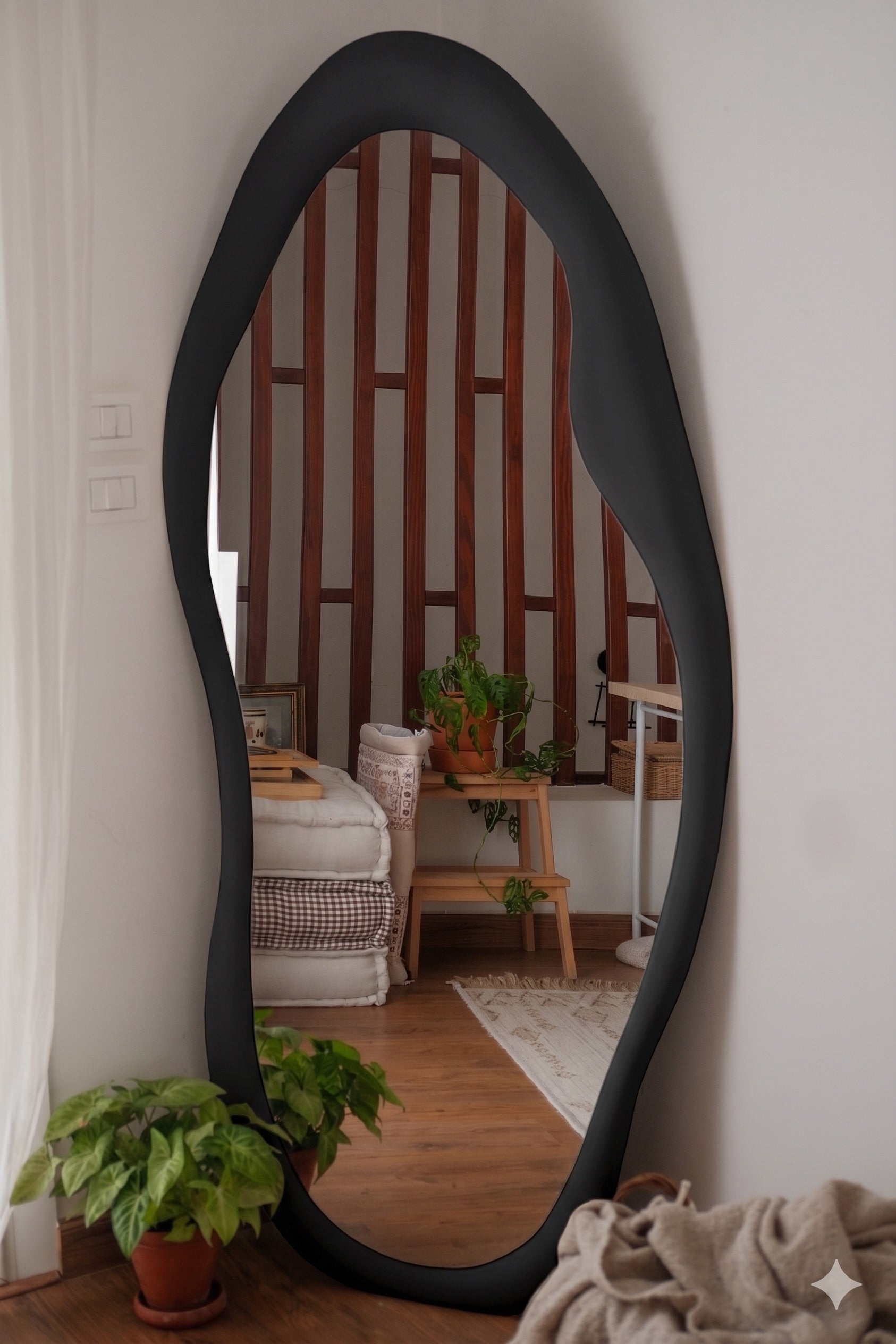 curvy mirror